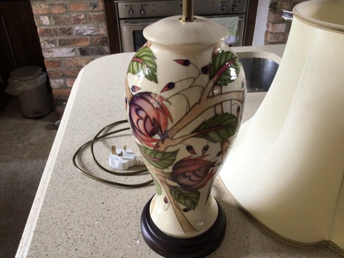 MOORCROFT “PIROUETTE BREEZE” LARGE LAMP WITH SHADE 28 INCHES TALL EMMA BOSSONS - Picture 7 of 10