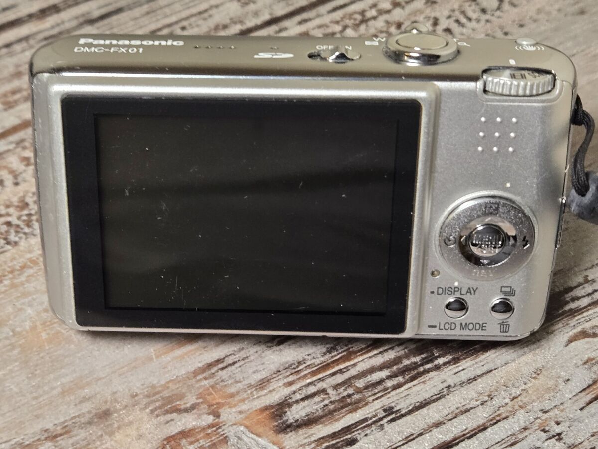 Panasonic Lumix DMC-FX01 Digital Camera Bundle w/ Battery Panasonic Lumix DMC-FX01 Digital Camera Bundle w/ Battery