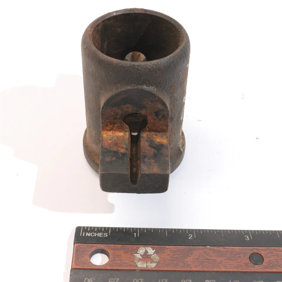 1947-55 KAISER FRAZER NOS CLUTCH THROW OUT BEARING COLLAR HOUSING WILLYS# 732696 — 第 2/4 张图片