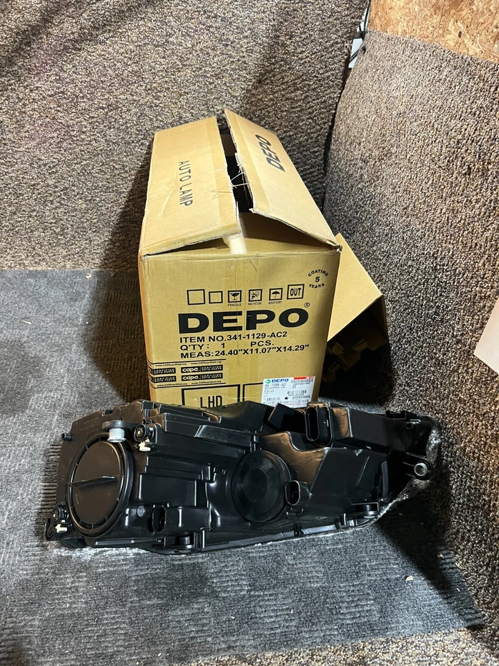 Фара в сборе правая сторона DEPO 341-1129R-AC2 для Volkswagen Jetta 2011-2014 годов выпуска - Изображение 3 из 4