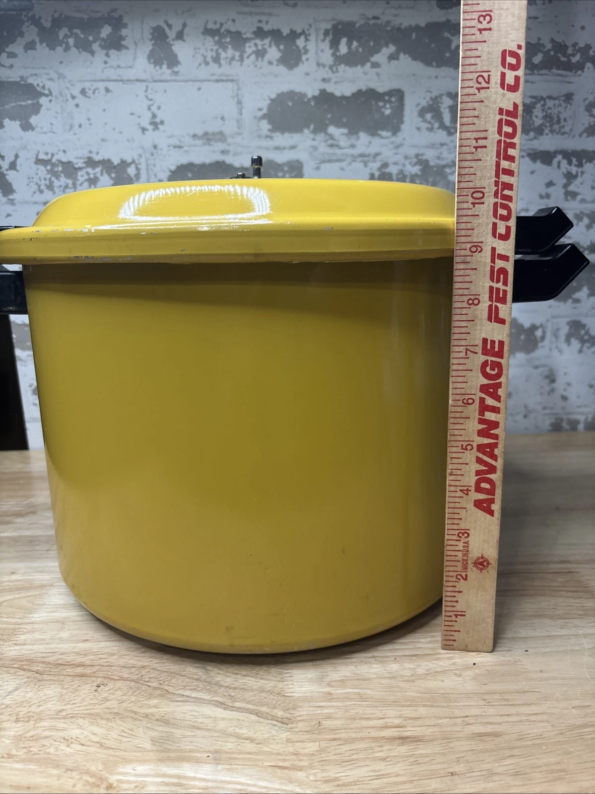 Vintage PRESTO Pressure Cooker 16 quart Harvest Gold Model 02/CAA16H