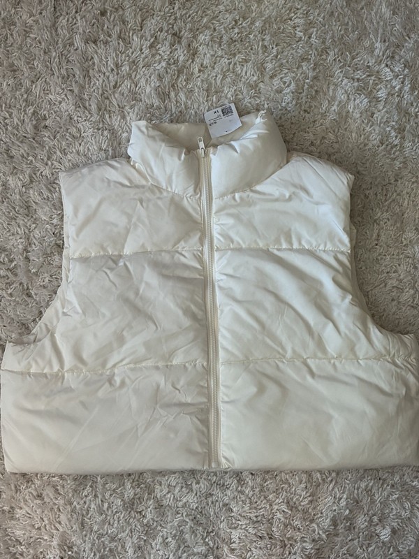 Forever 21 Plus 1X White Puffer Vest Sleeveless Full Zip Pockets Quilted