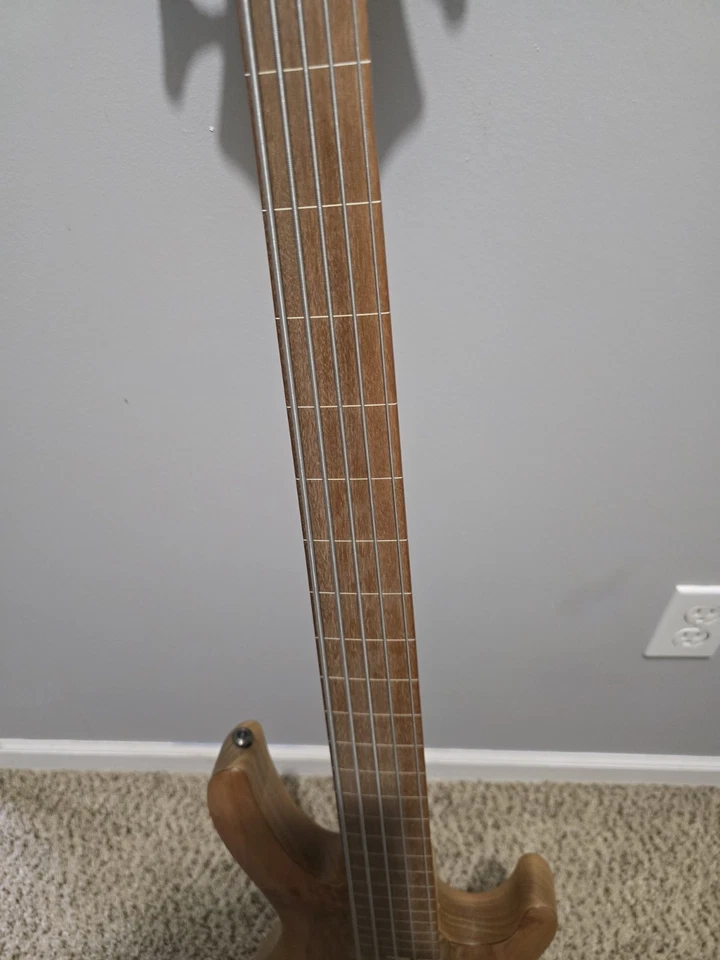 Esp Ltd B 205 5 String Fretless Bass - Image 3 of 4