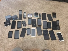 Lot Of 31 Broken Untested Phones Samsung LG Motorola Nokia Verizon Tracfone 