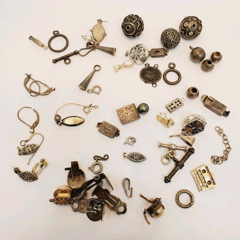 Lot of Vintage Sterling Silver Jewelry Making Findings Clasps (8)