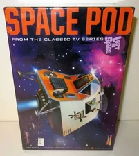 Moebius Models Space Pod from the Classic TV Series Lost In Space #901 NIB