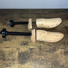 Women's Medium To Large Two Way Wood Shoe Stretcher Shaper in good condition
