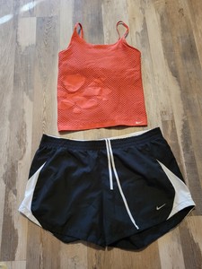 Nike Performance Pantalones cortos de Superdry Camiseta sin mangas para  mujer M Negro Blanco Correr Baloncesto | eBay