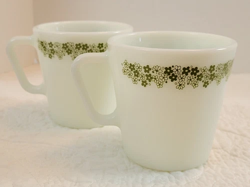 Set 2 Pyrex Milk Glass Coffee Mug Cup Green Flowers Spring Blossom Crazy Daisy
