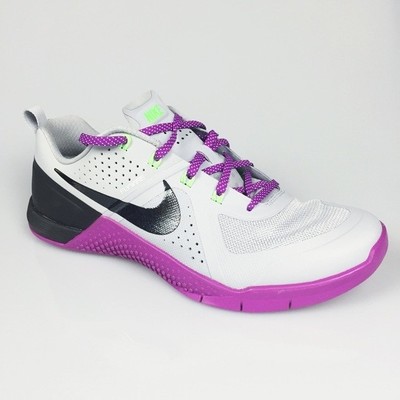 nike metcon tennis shoes