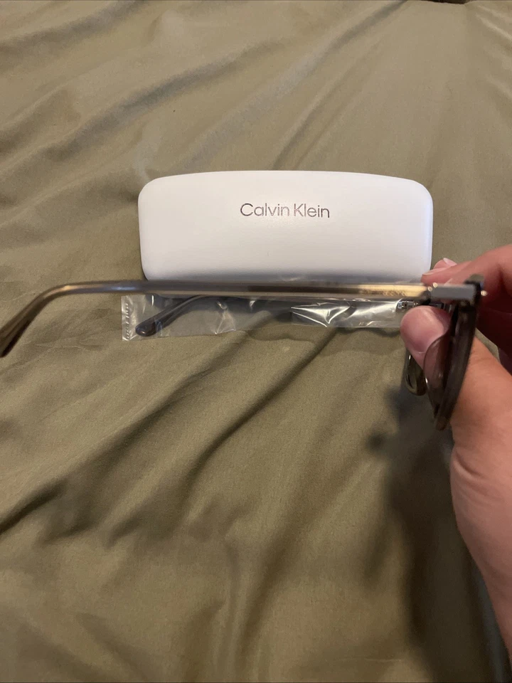 Gafas de sol Calvin Klein CK22533S nuevas con estuche Foto 4 de 4