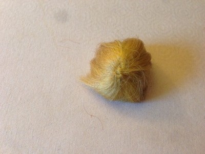 ORIGINAL BARBIE VINTAGE STOFF kurze blonde Perücke von Fashion Queen Puppe