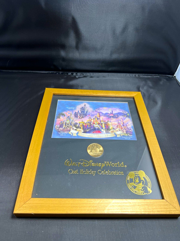 Walt Disney World Cast Holiday Celebration 2000 Framed Print, Medallion