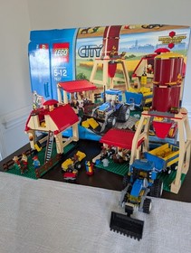 LEGO CITY 7637 Farm 99.9% Complete with Figures/Animals + Box