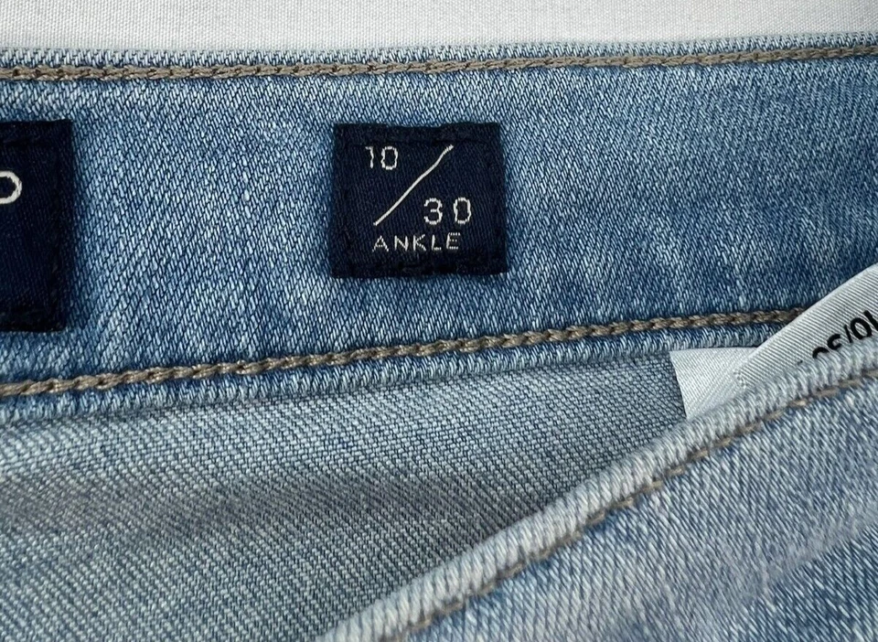 Pantalones de mezclilla Lucky Brand para mujer talla 10 azul lavado claro tobillo elástico dobladillo crudo Foto 4 de 4