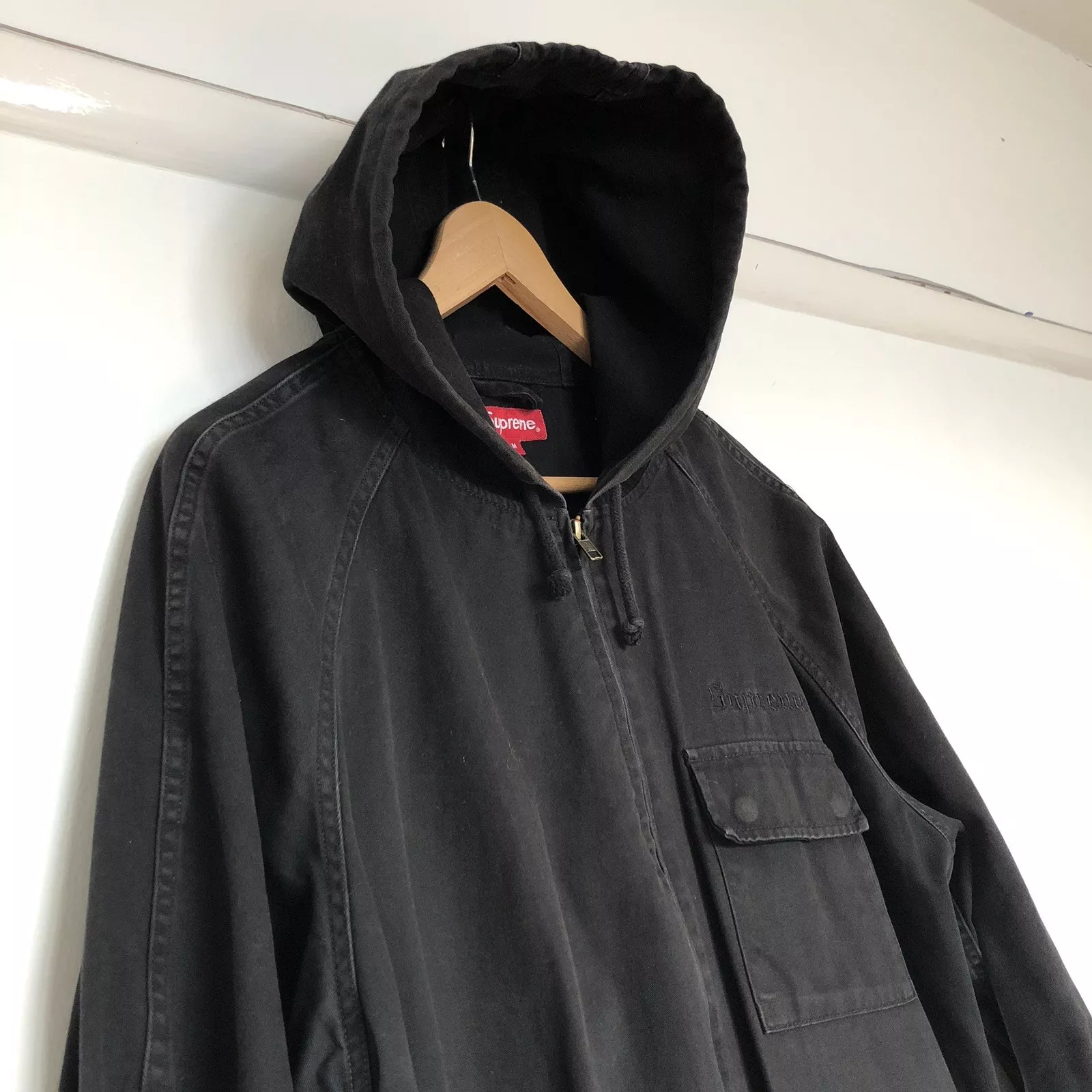 Veste parka SUPREME champ noir. Utilisé. Taille moyenne.