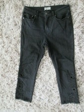 Women's FREE PEOPLE cut out embroidered black floral crop jeans Sz. 31