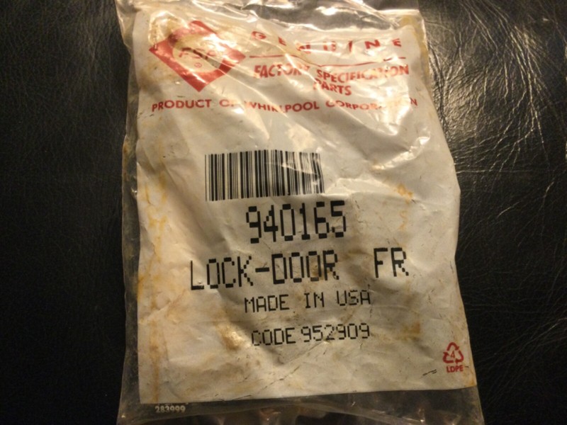 New Genuine OEM FSP Whirlpool 940165 Freezer DOOR LOCK 4*12*25