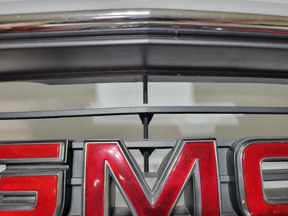 94-04 GMC Jimmy Sonoma grelha cromada LEIA - Imagem 4 de 4