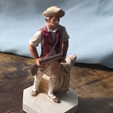 Vintage 1967 Minuteman Miniature Figurine