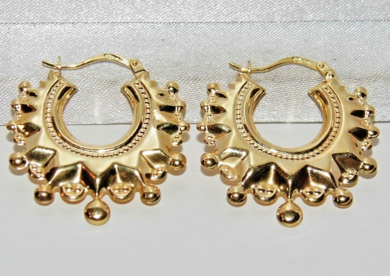 Pendientes de aro criollo estilo victoriano grande con púas de oro de 9 quilates para dama