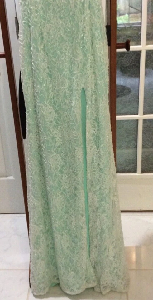 LA FEMME EMBELLISHED GOWN PROM BRIDESMAID PAGEANT NEW $498 SIZE 0 - Image 4 of 4