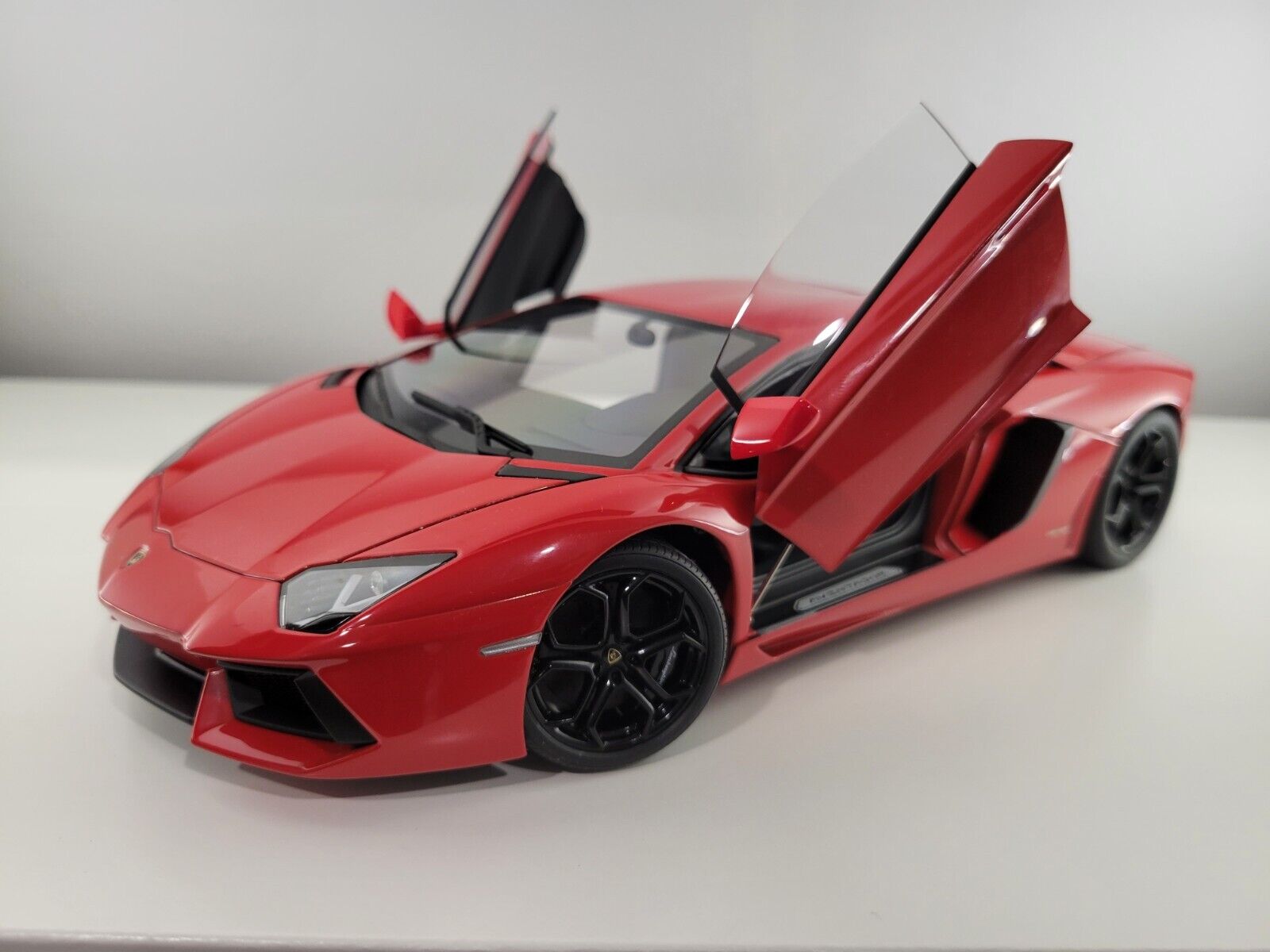 Autoart 1/18 Lamborghini Aventador LP700-4 Red-Rare