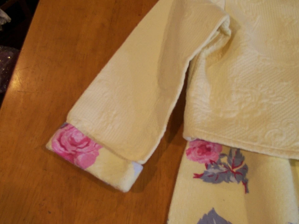 Pantalón Baby Lulu Floral Repujado y Top Sólido Repujado Con Puños Florales-Talla 6 Foto 3 de 4