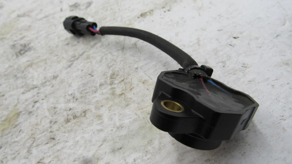 TRIUMPH TIGER EXPLORER 1200 XR 2013 interruptor neutro sensor de posición del engranaje Foto 2 de 4