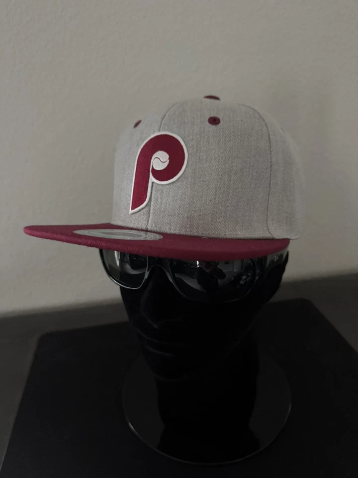 Philadelphia Phillies Retro Throwback 1970’s Logo Gray Snapback Adult Size Hat - Image 2 of 4