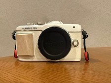 OLYMPUS PEN E PL7 Body White with Cover