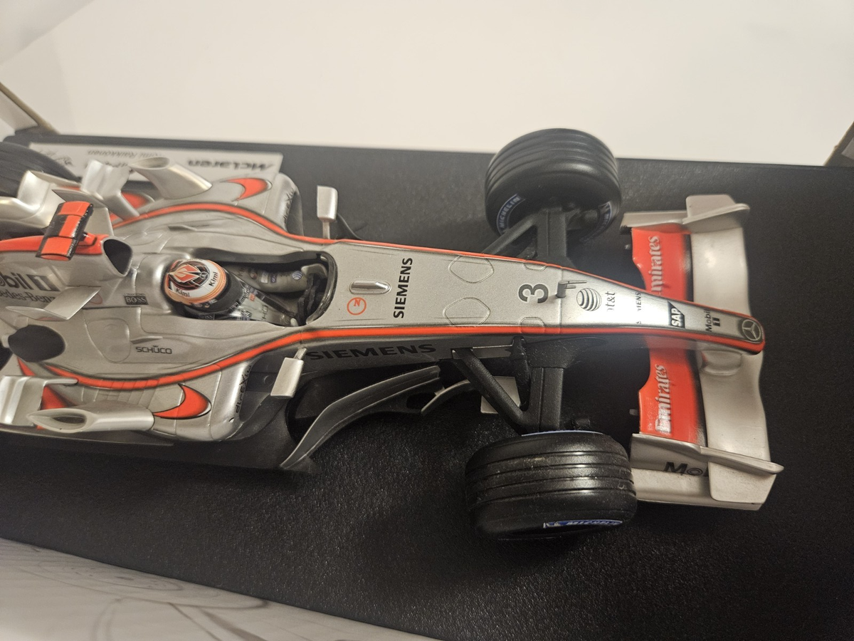 Hot Wheels Racing McLaren MP4-21 Kimi Raikkonen 2006 1:18 | eBay