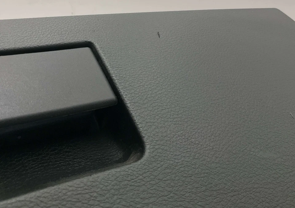 Нижнее отделение для хранения перчаточного ящика 2010-2021 DODGE PICKUP 1500 OEM - Изображение 3 из 4