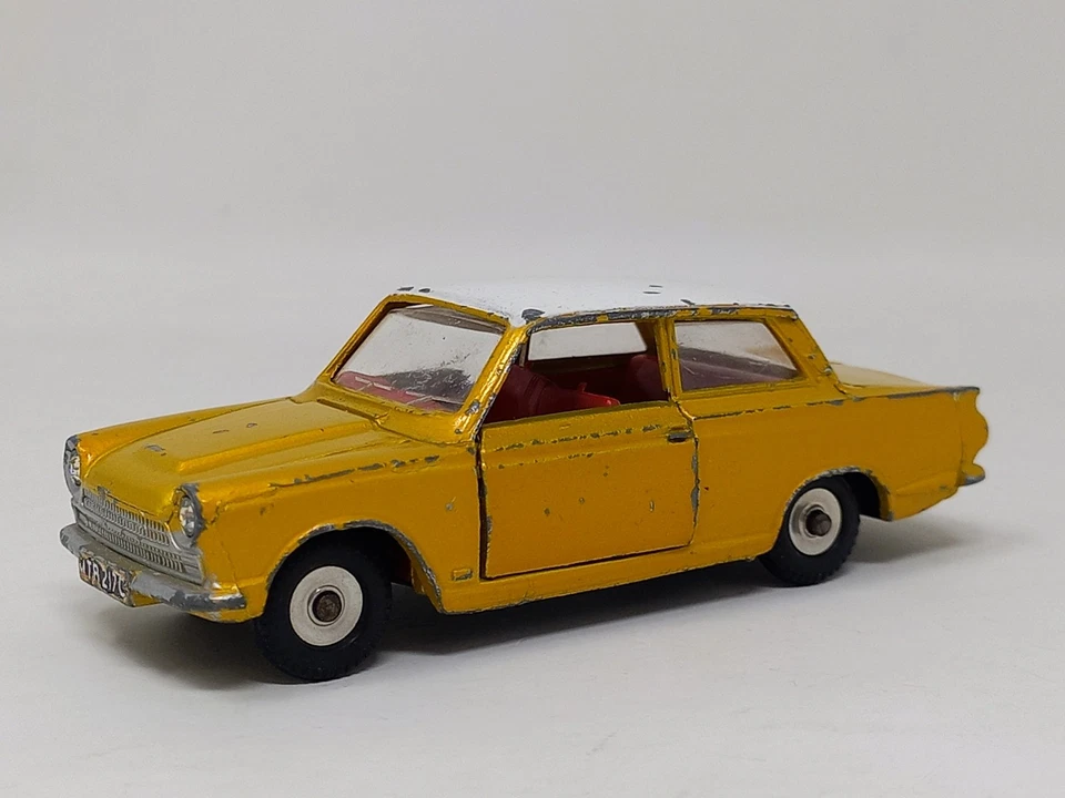 DINKY TOYS 133/139 FORD CORTINA / Scala 1:43 Vintage Toy (Anno 1963) MC112522 - Immagine 2 di 4