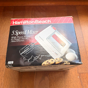 Hamilton Beach 45310 5-Speed 200W Handheld Mixer White w/ Beaters & Hooks