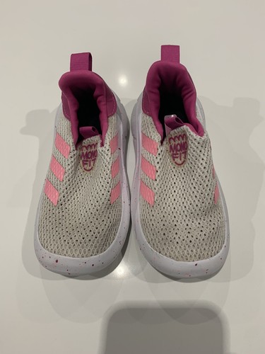 Zapatillas Adidas para niñas talla 9