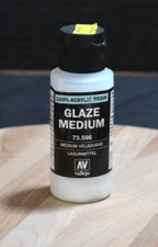 Vallejo 73.596 Glaze Medium 60ml