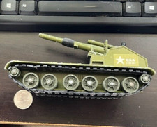 Vintage Metal and Rubber Dinky Toys 155mm Mobile Gun Tank w/ retracting Howitzer