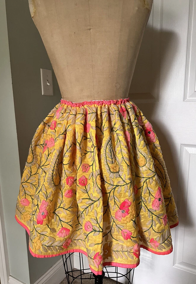 Falda Floral Amarilla Rodilla Completa Talla S Boho Verano Bordada Étnica Hecha a Mano Foto 2 de 4