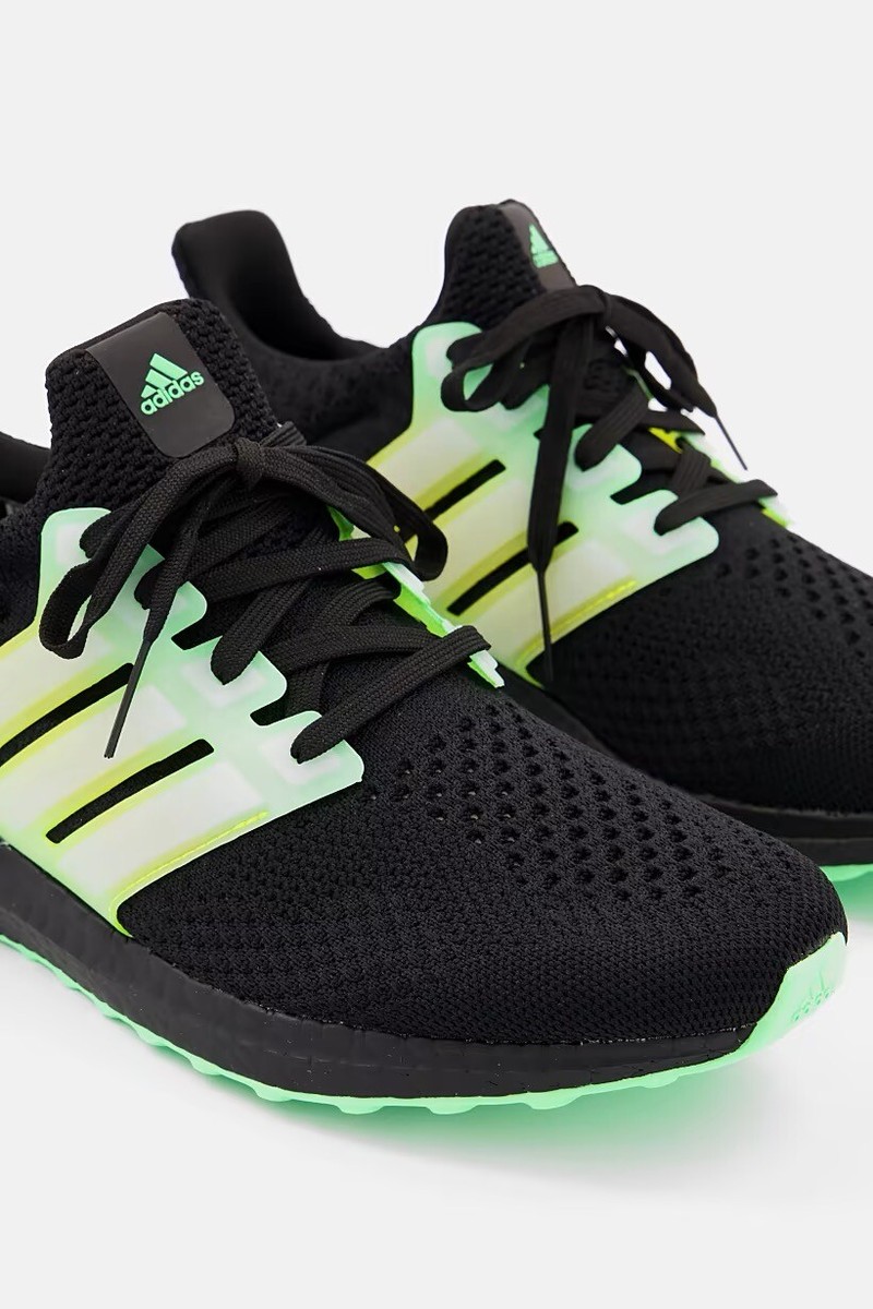 adidas by KRISVANASSCHE ultra boost 黒×緑 Adidas Men's Ultra Boost 5.0 DNA Sneaker - GV8729 - Black Beam