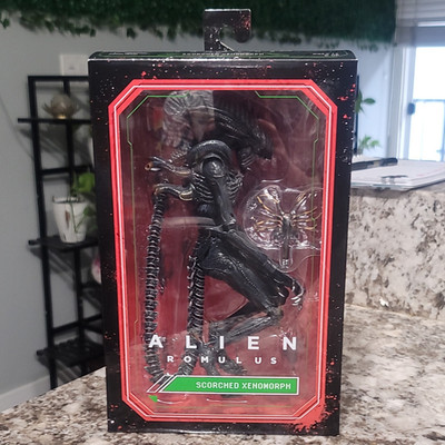 NECA Alien Romulus Ultimate Scorched Xenomorph 7'' Action Figure PRE-OWNED
