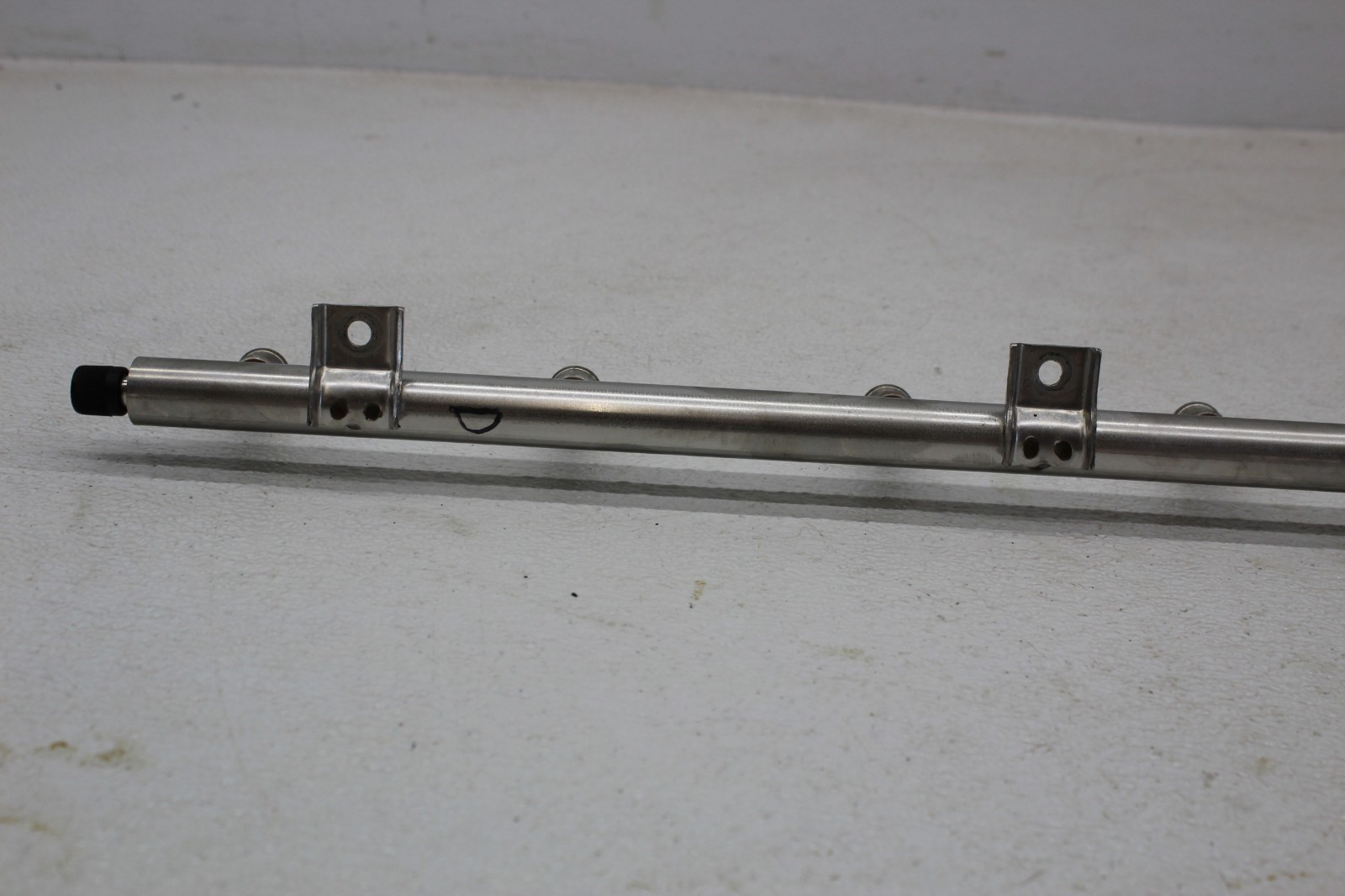 99-01 FERRARI 456 M LEFT SIDE GAS FUEL INJECTOR RAIL
