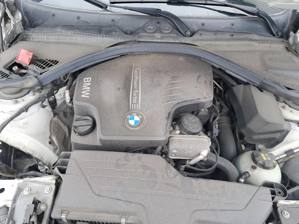 Parasol derecho usado se adapta a: BMW 328I Illumination Sdn R 2015. Grado derecho A Foto 4 de 4