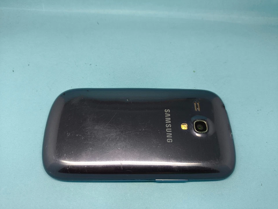 Samsung Galaxy S III Mini GT-I8190 Pebble Blue (Unlocked) Smartphone - Image 3 of 4