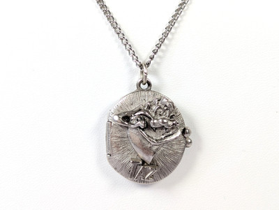 Vintage Taz Locket Pendant 24'' Necklace by Starline 1997 Warner Bros 1990s