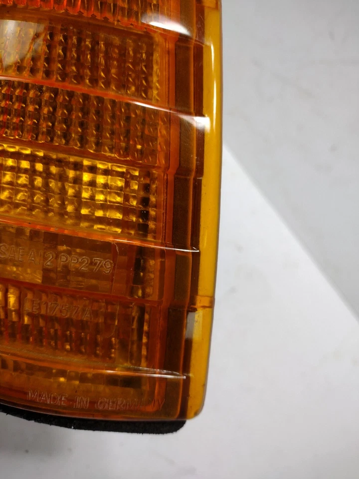 Luz esquina derecha OEM BOSCH Mercedes Benz W126 sedán 560SEL 500SEL 300SEL Foto 4 de 4