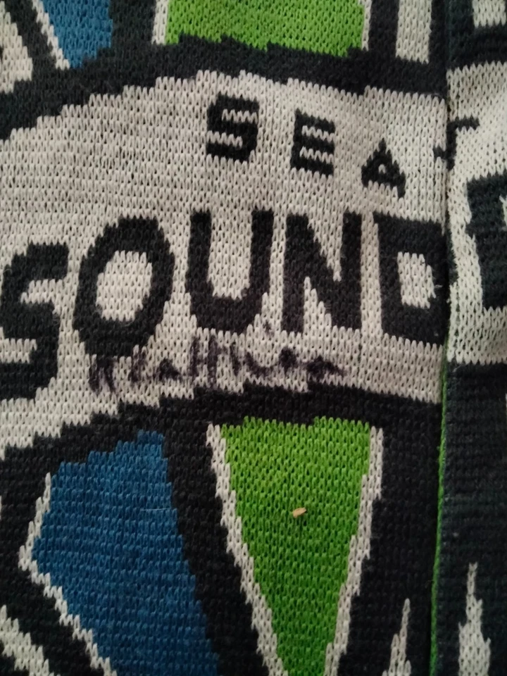 SEATLE SOUNDERS FC SCARF signed by UNKNOWN PLAYER - Image 3 of 3