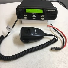 Motorola CDM1250 VHF 136-174MHZ  64ch 45watt mobile radio AAM25KKD9AA2AN