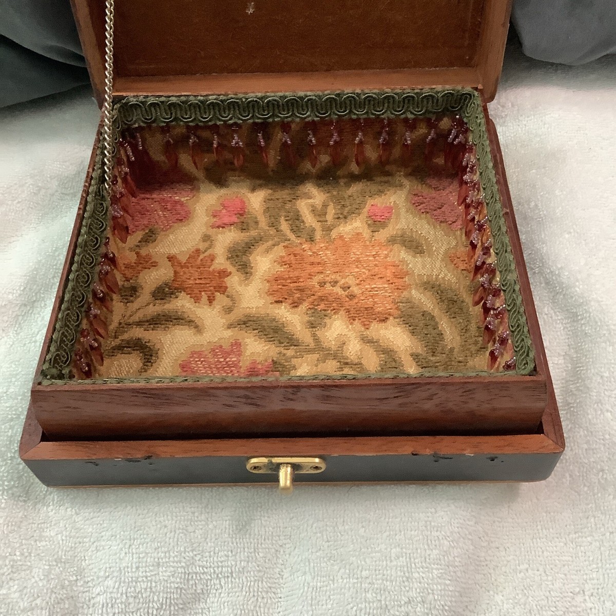 ELAINE LAURENT LINED WOOD CIGAR BOX PURSE " INDIAN TABAC CIGAR CO." View 3