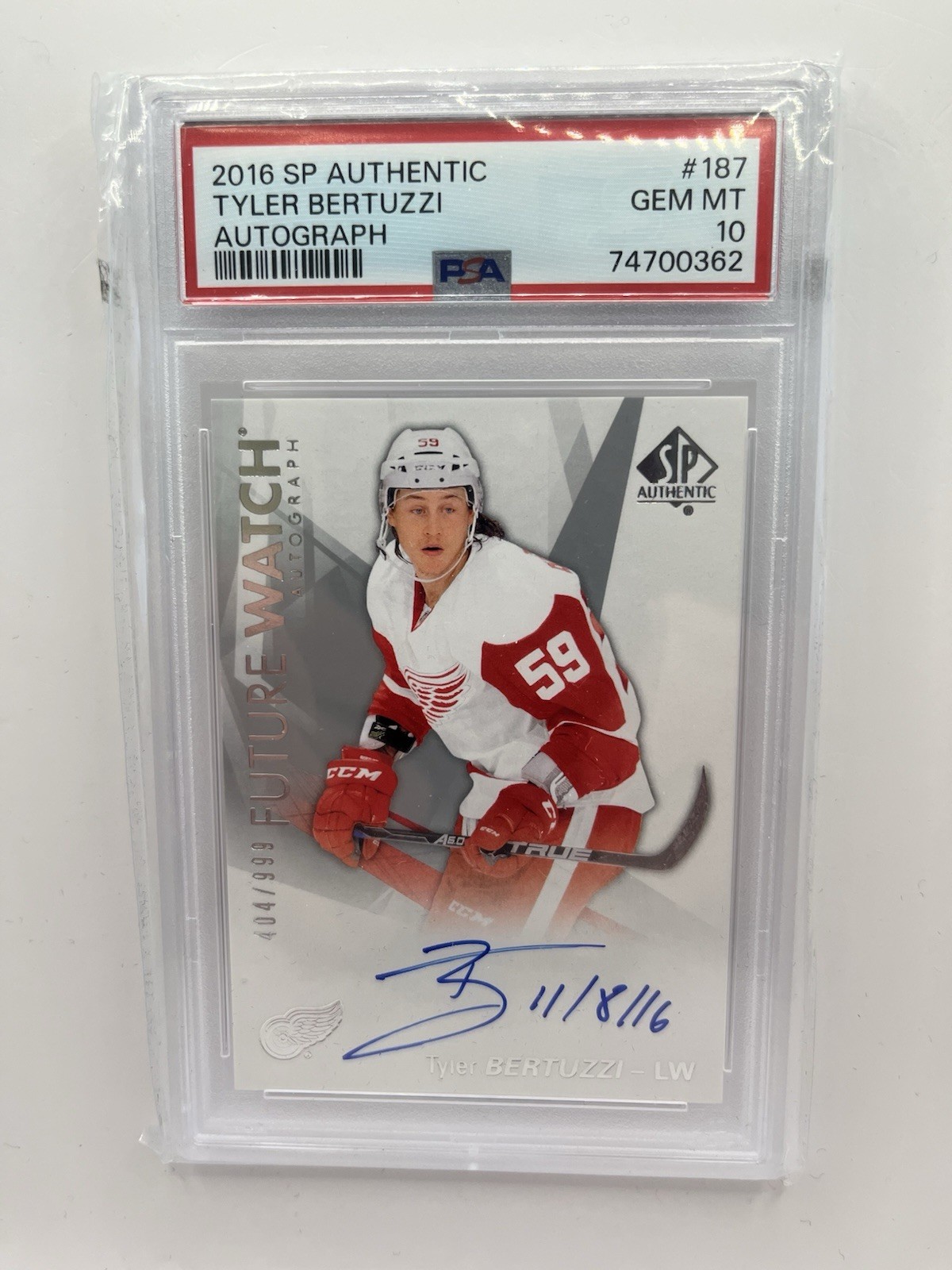 2016-17 Tyler Bertuzzi SP Authentic Future Watch Rookie Auto RC /999 PSA 10